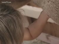 [ Beast Movie ] Amateur Asian grabs a Horse Cock